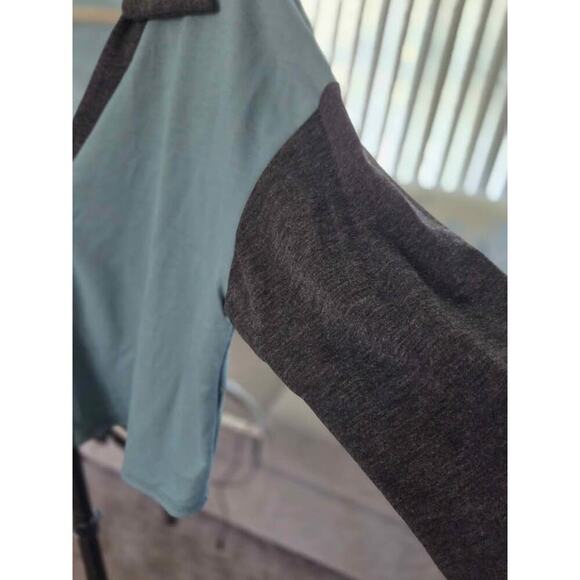 ⚡ Moa Moa Colorblock Collared Long Sleeve Top | Dark Charcoal & Teal | Large NWT - Picture 6 of 7